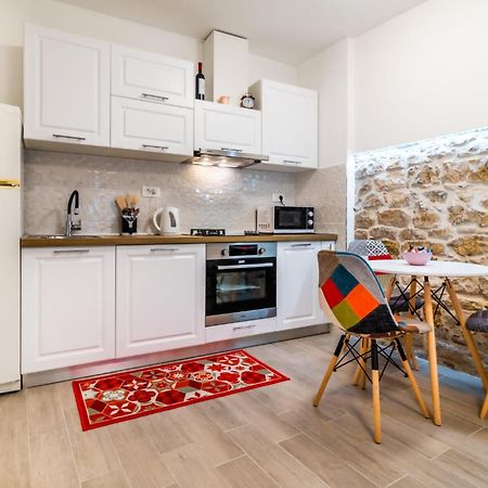 Studio Apartman Mirela Kastel Stafilic Kaštela Eksteriør billede