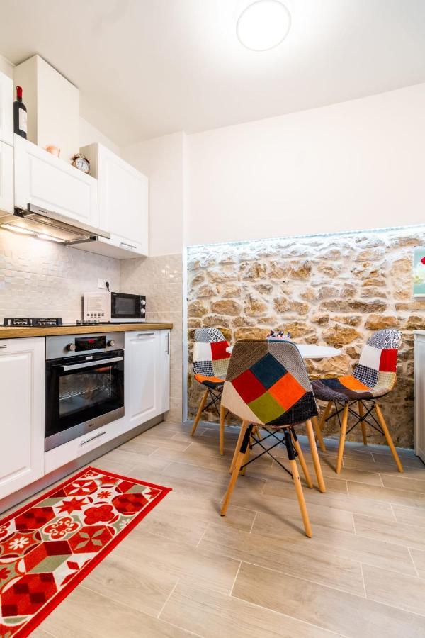 Studio Apartman Mirela Kastel Stafilic Kaštela Eksteriør billede