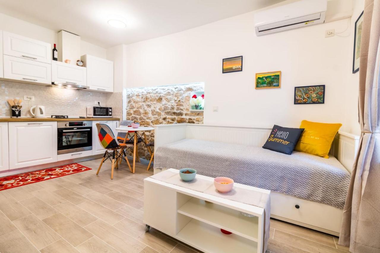 Studio Apartman Mirela Kastel Stafilic Kaštela Eksteriør billede