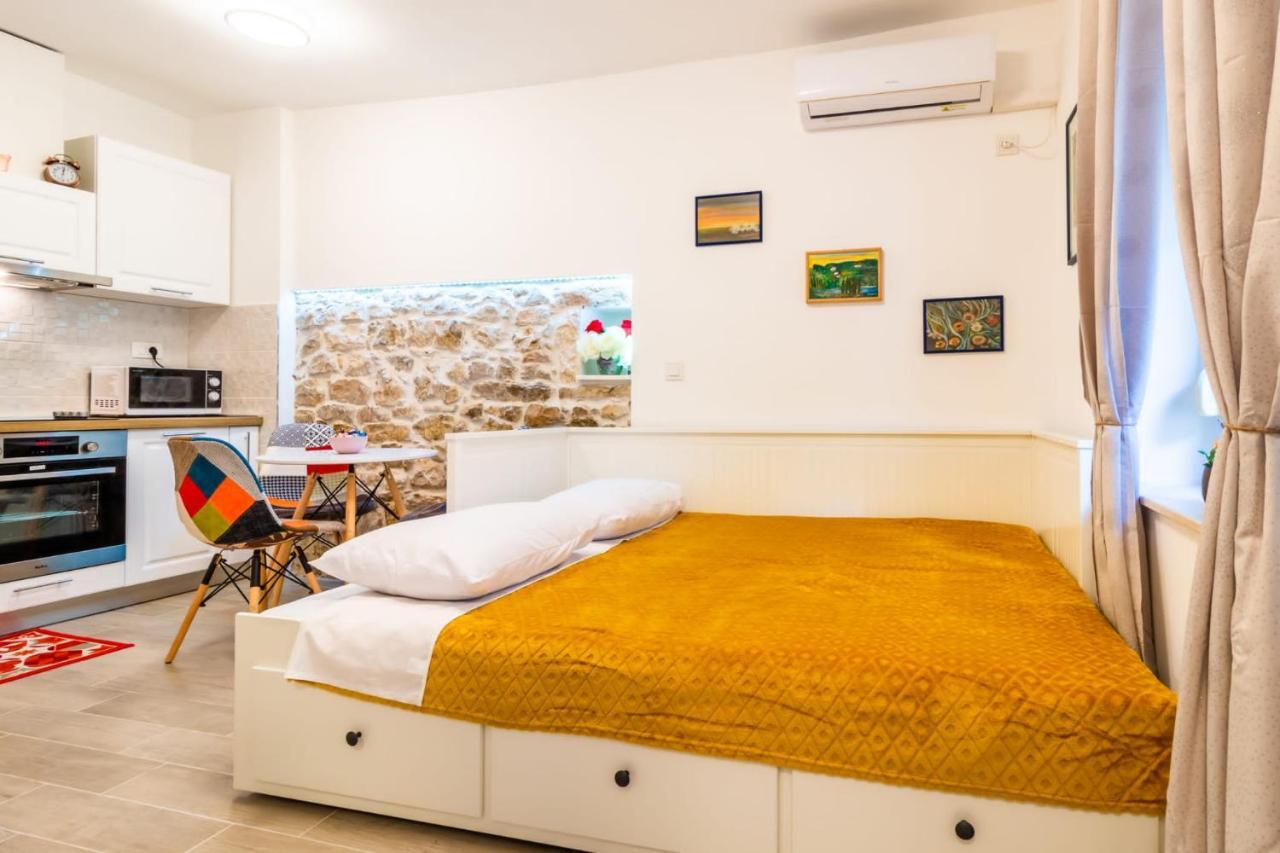 Studio Apartman Mirela Kastel Stafilic Kaštela Eksteriør billede